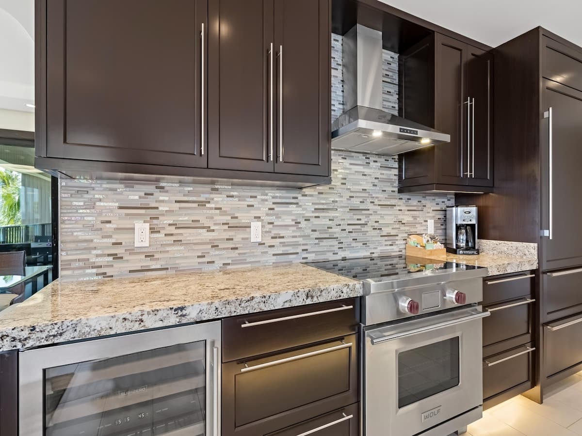 Condo in Lahaina · ★5.0 · 2 bedrooms · 3 beds · 2 baths - Photo 5