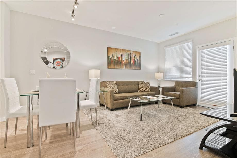 Spacious & Sunny 1BR in Menlo Park! - Photo 2