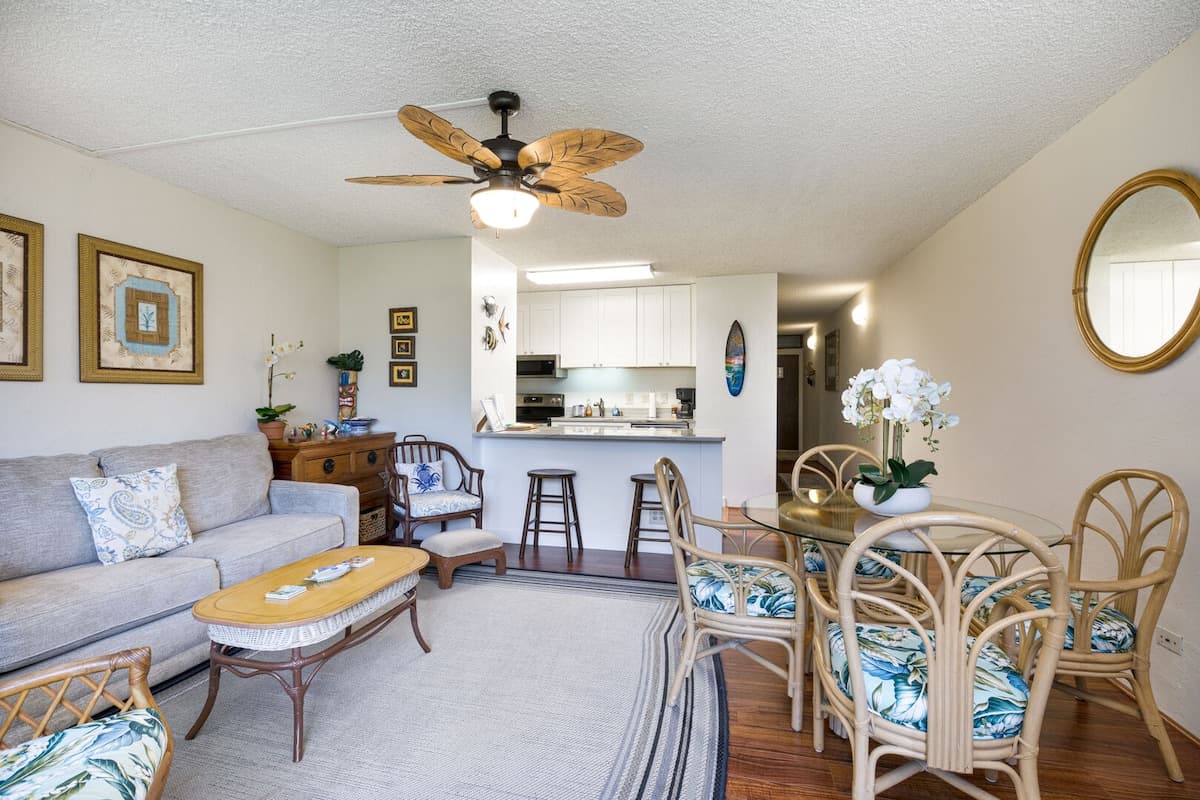 Condo in Kailua-Kona · ★4.78 · 1 bedroom · 2 beds · 1 private bath - Photo 4