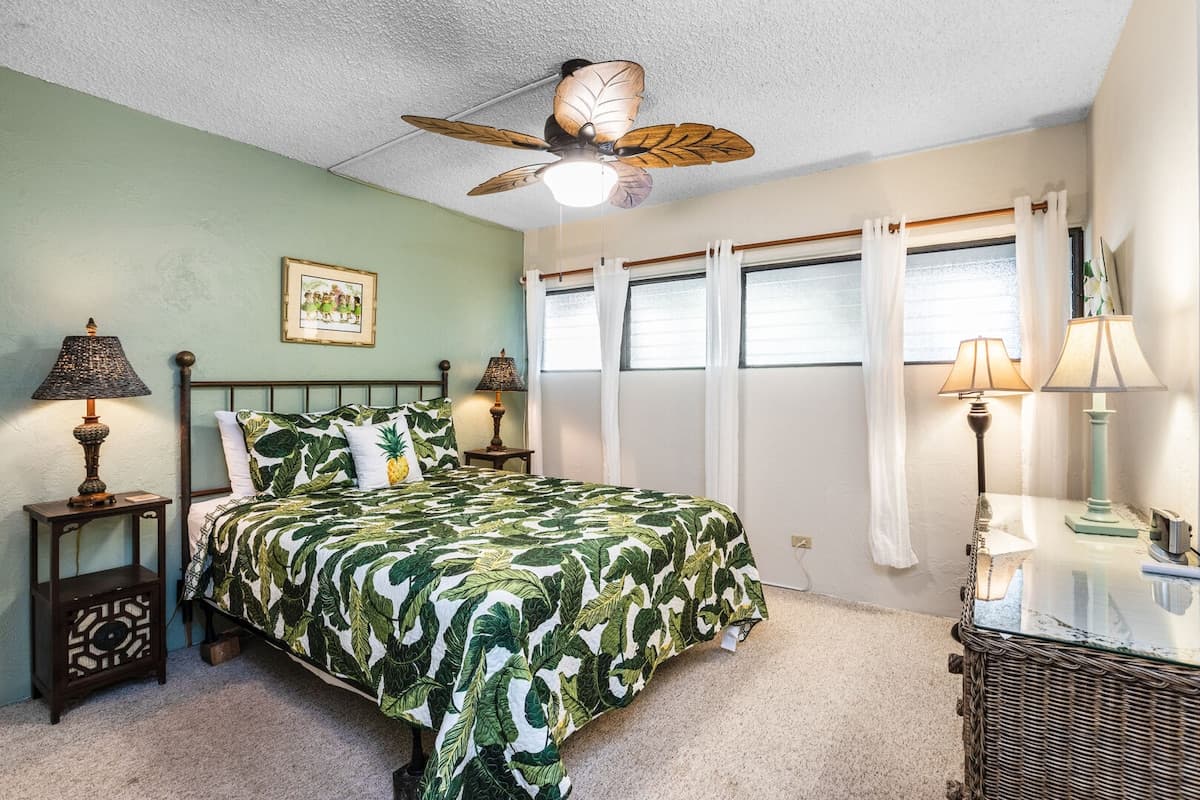 Condo in Kailua-Kona · ★4.78 · 1 bedroom · 2 beds · 1 private bath - Photo 2