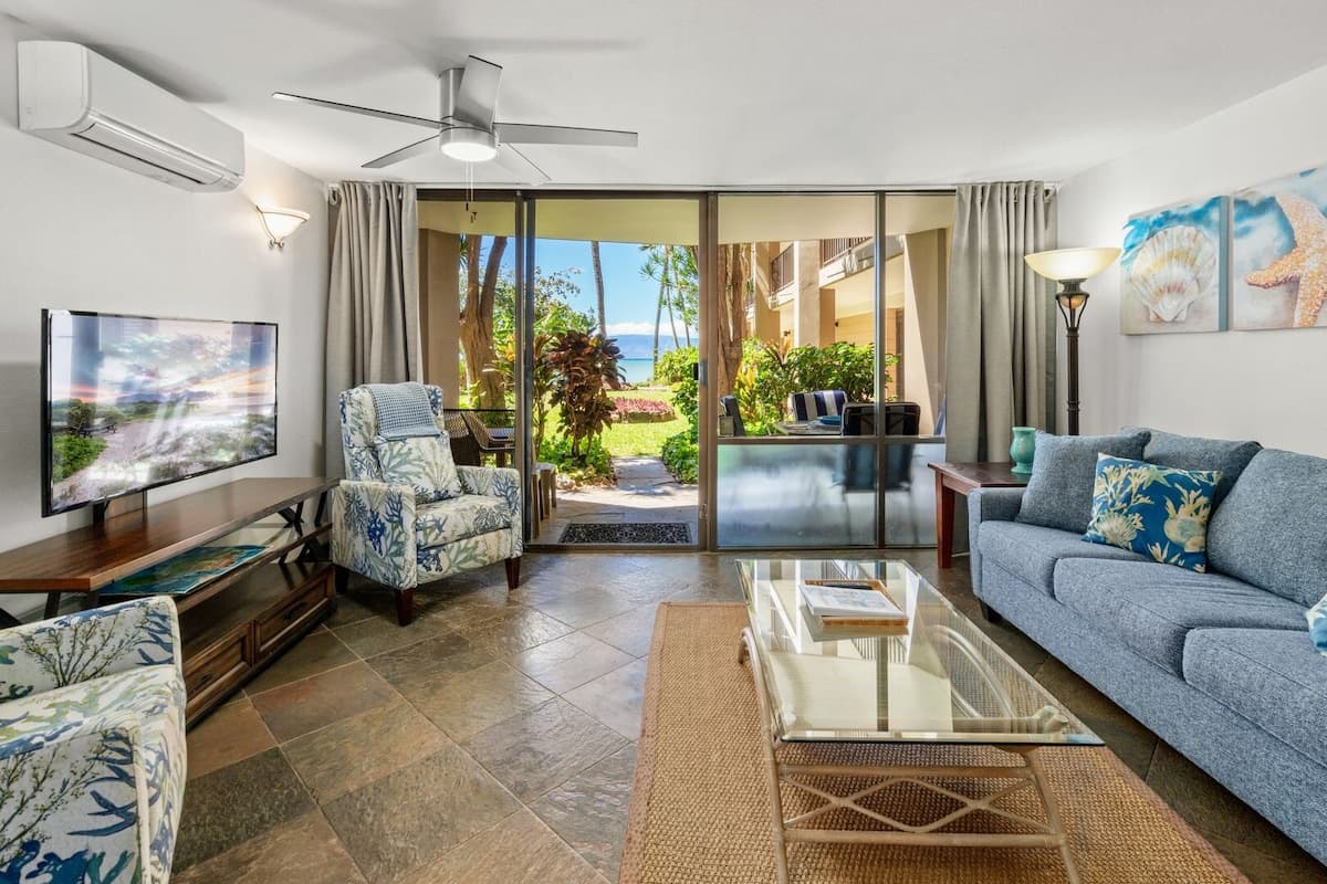 Condo in Lahaina · ★4.66 · 2 bedrooms · 4 beds · 2 baths - Photo 3
