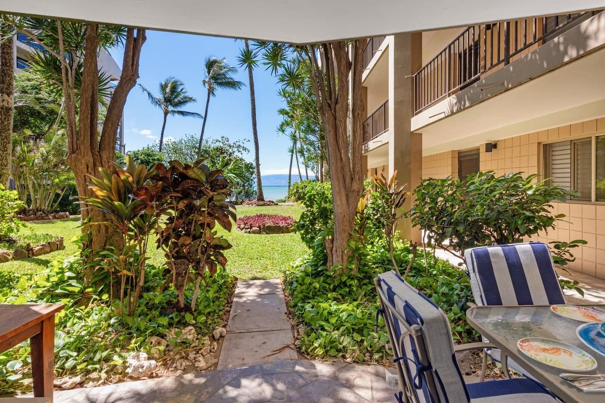 Condo in Lahaina · ★4.66 · 2 bedrooms · 4 beds · 2 baths - Photo 1