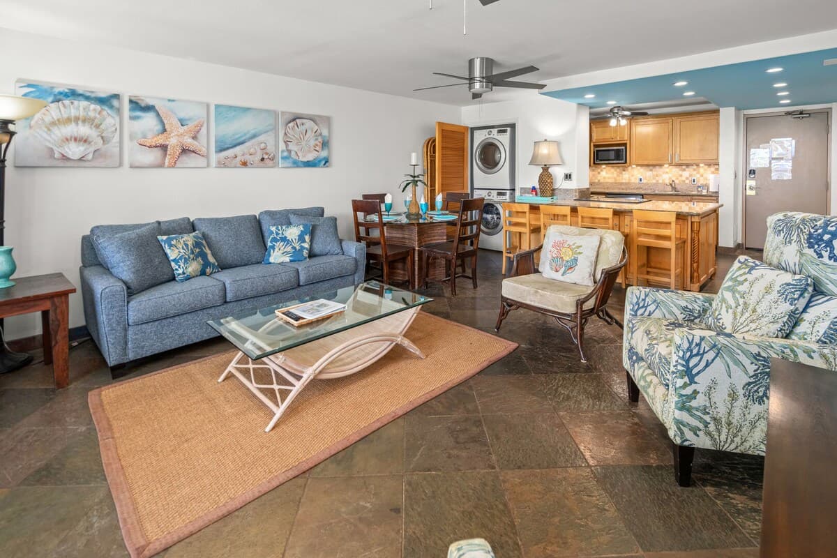 Condo in Lahaina · ★4.66 · 2 bedrooms · 4 beds · 2 baths - Photo 2