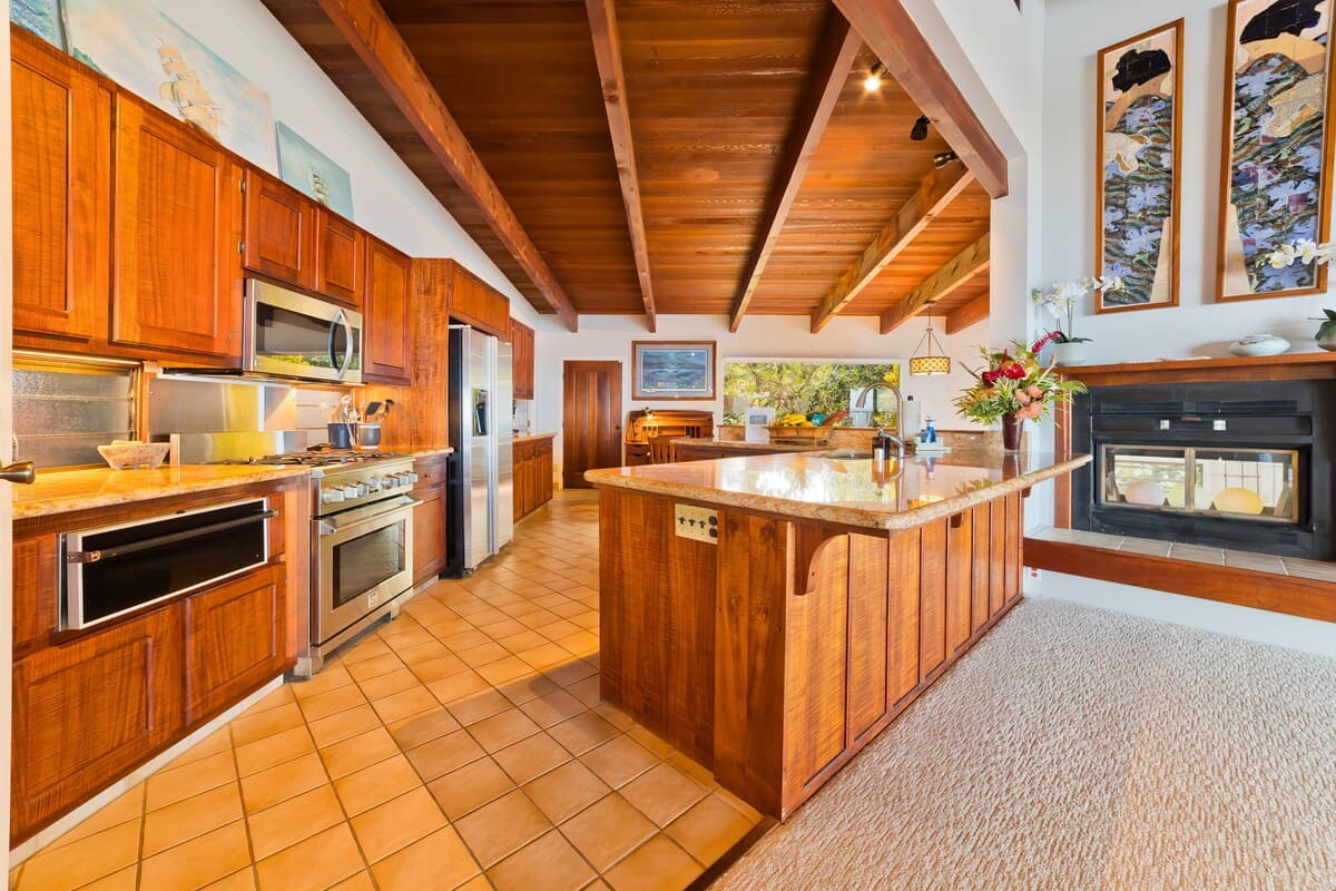 Home in Kailua-Kona · ★5.0 · 3 bedrooms · 4 beds · 3.5 baths - Photo 3