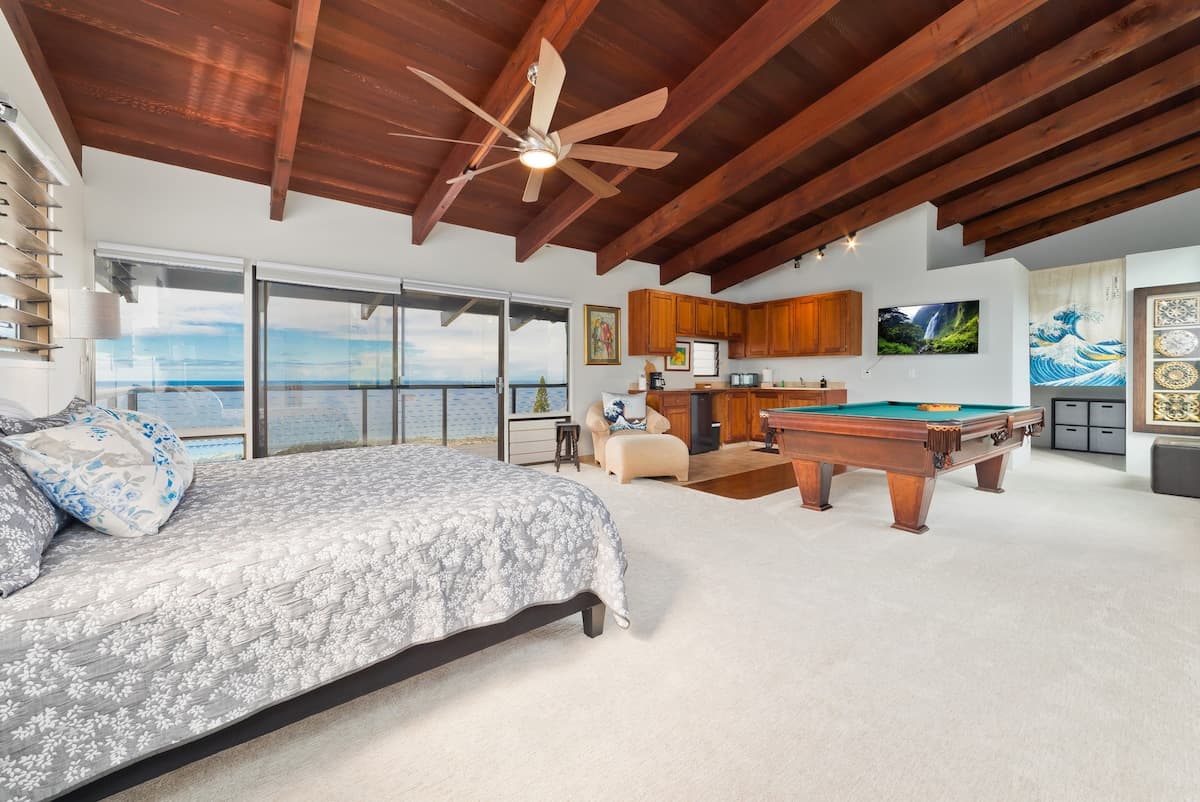 Home in Kailua-Kona · ★5.0 · 3 bedrooms · 4 beds · 3.5 baths - Photo 4