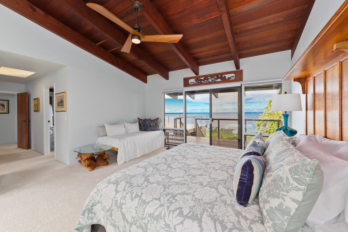 Home in Kailua-Kona · ★5.0 · 3 bedrooms · 4 beds · 3.5 baths - Photo 5