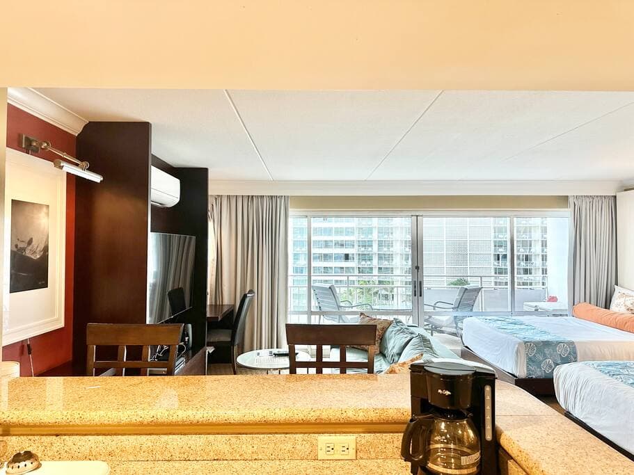 Luxury Partial Ocean/Marina View Unit @ The Ilikai - Photo 5