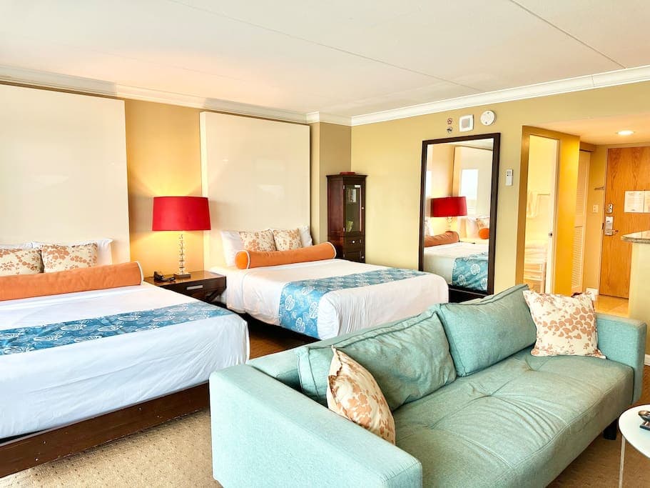 Luxury Partial Ocean/Marina View Unit @ The Ilikai - Photo 3