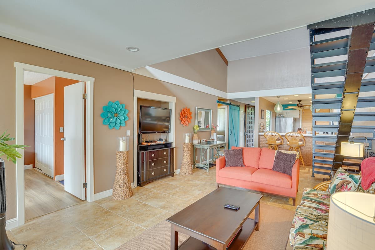 Condo in Kailua-Kona · ★4.77 · 2 bedrooms · 5 beds · 3 shared baths - Photo 1
