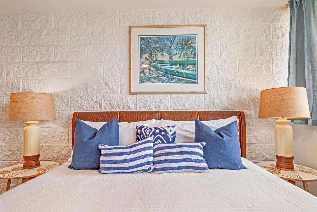 Condo in Wailuku · ★4.95 · 2 bedrooms · 4 beds · 2 private baths - Photo 5