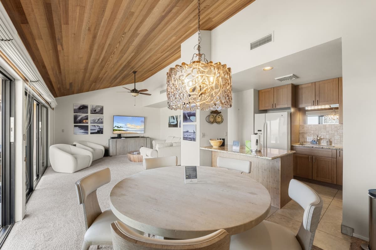Condo in Kihei · ★4.9 · 2 bedrooms · 3 beds · 2 baths - Photo 4