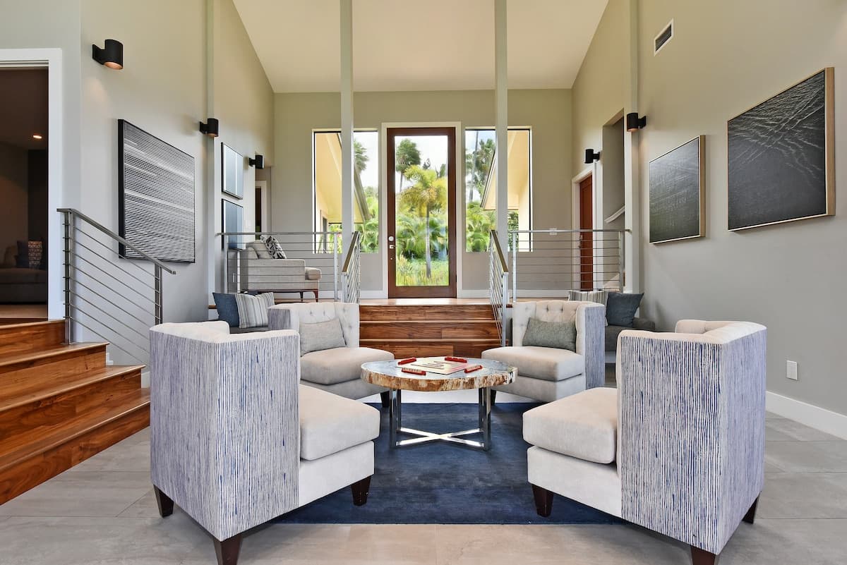 Home in Lahaina · ★5.0 · 5 bedrooms · 8 beds · 5.5 baths - Photo 3