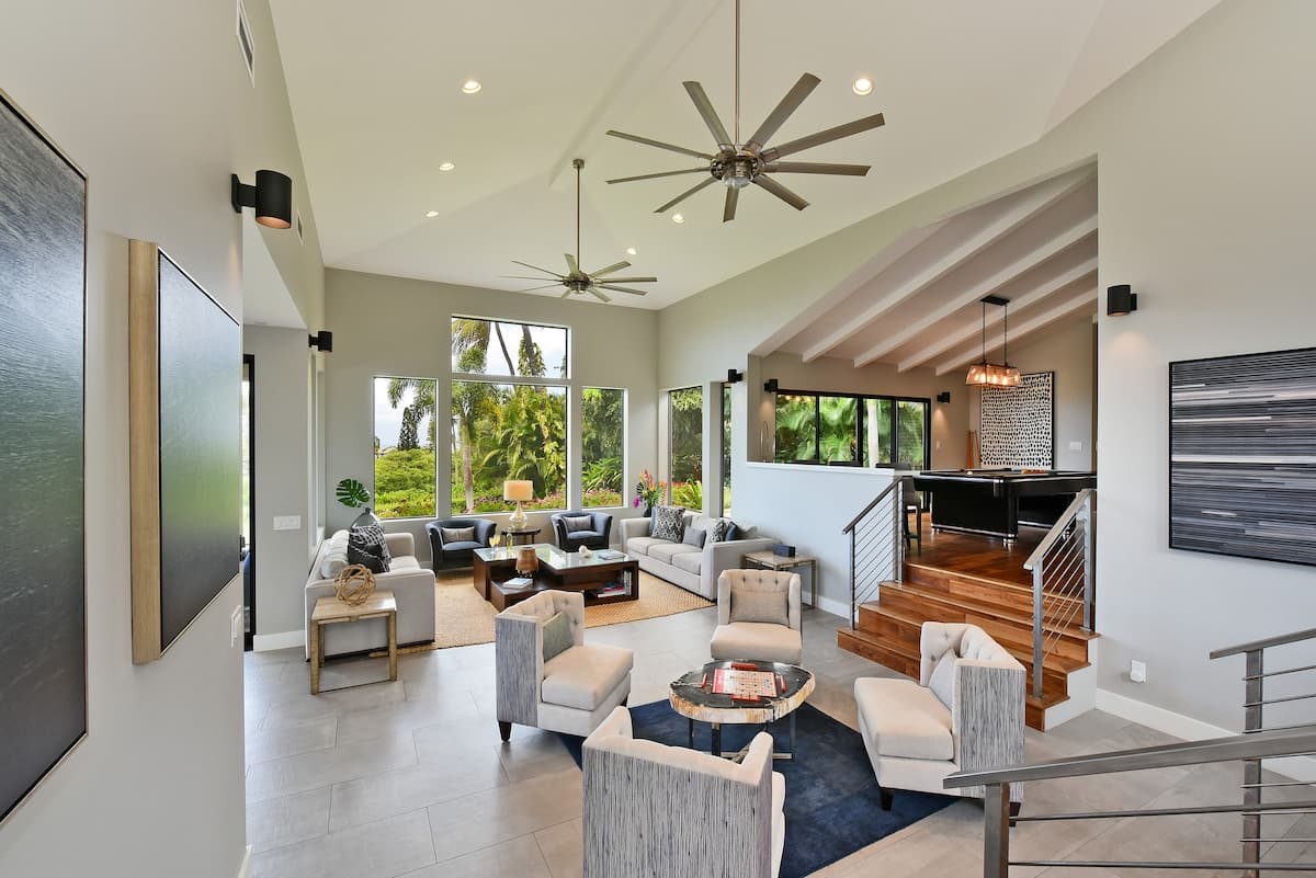 Home in Lahaina · ★5.0 · 5 bedrooms · 8 beds · 5.5 baths - Photo 4