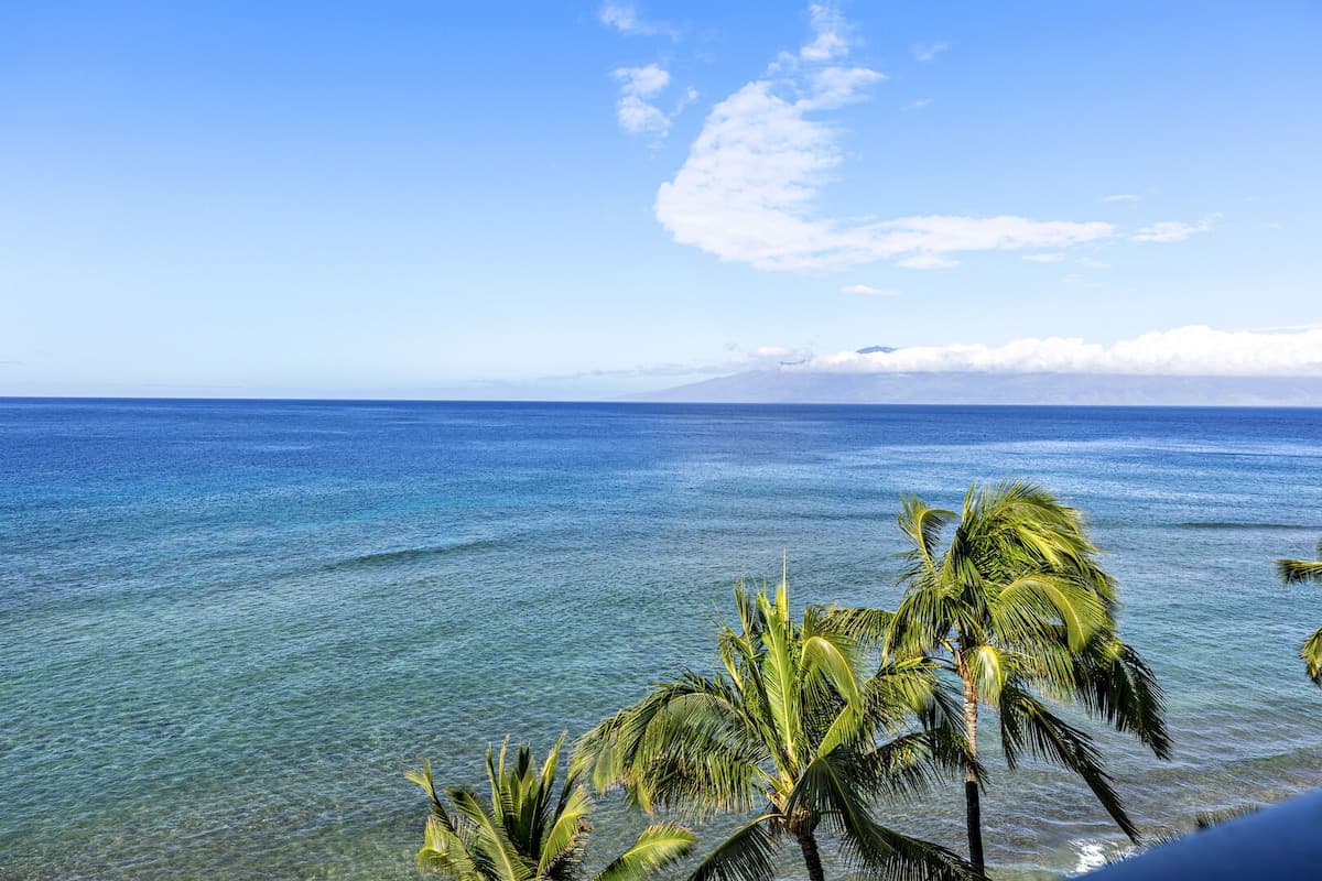 Condo in Lahaina · ★4.88 · 1 bedroom · 2 beds · 1 private bath - Photo 1