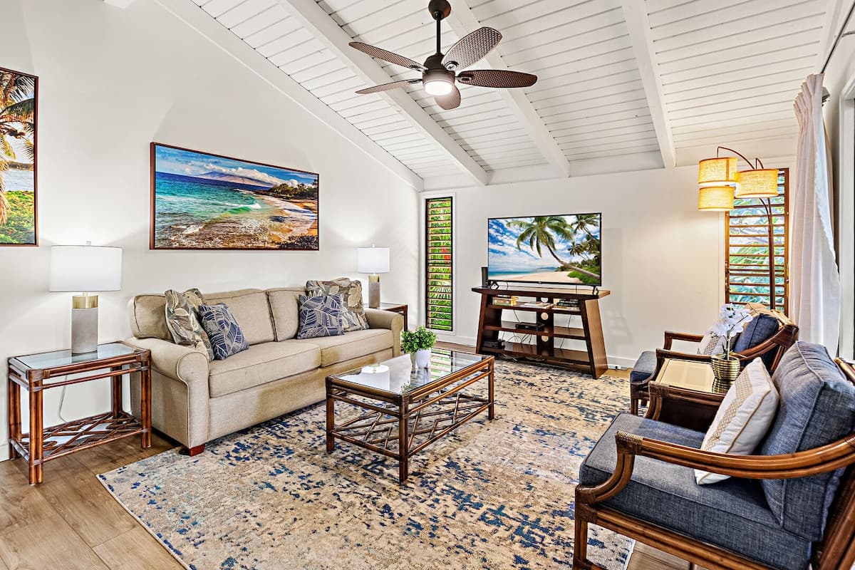 Condo in Kihei · ★4.33 · 2 bedrooms · 3 beds · 2 private baths - Photo 4
