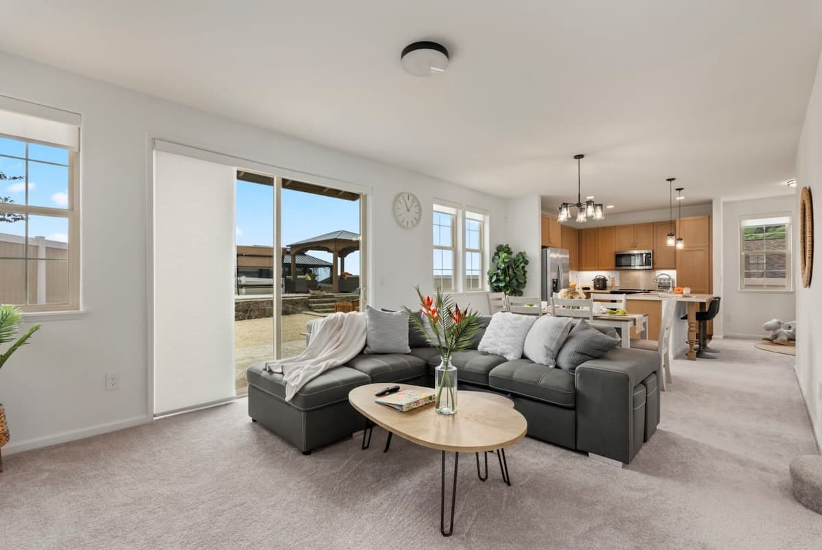 Home in Waianae · ★4.83 · 4 bedrooms · 5 beds · 2.5 private baths - Photo 5