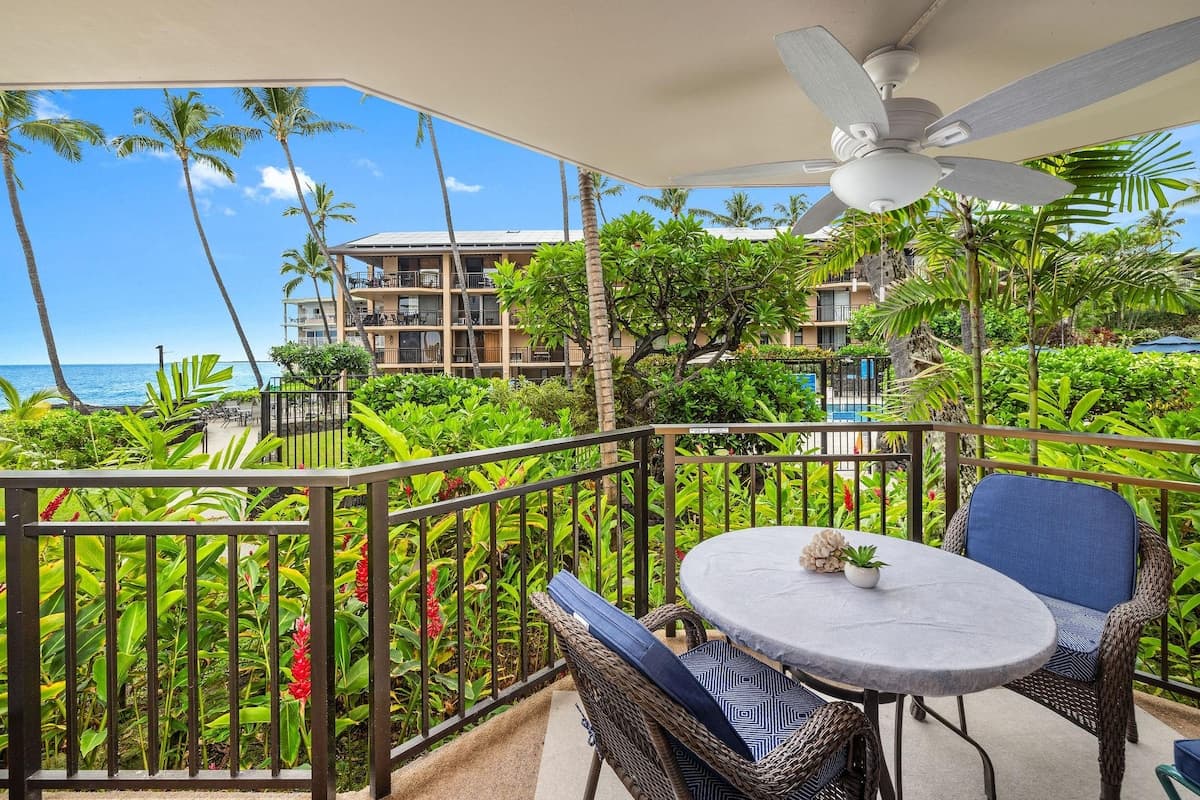 Condo in Kailua-Kona · ★4.67 · 1 bedroom · 2 beds · 1 private bath - Photo 4
