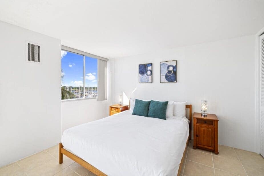 Condo in Honolulu · ★4.57 · 1 bedroom · 1 bed · 1 private bath - Photo 2