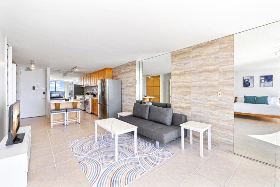 Condo in Honolulu · ★4.57 · 1 bedroom · 1 bed · 1 private bath - Photo 5