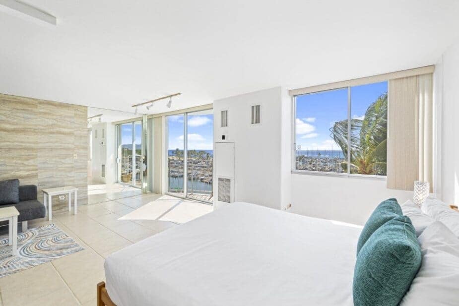 Condo in Honolulu · ★4.57 · 1 bedroom · 1 bed · 1 private bath - Photo 3