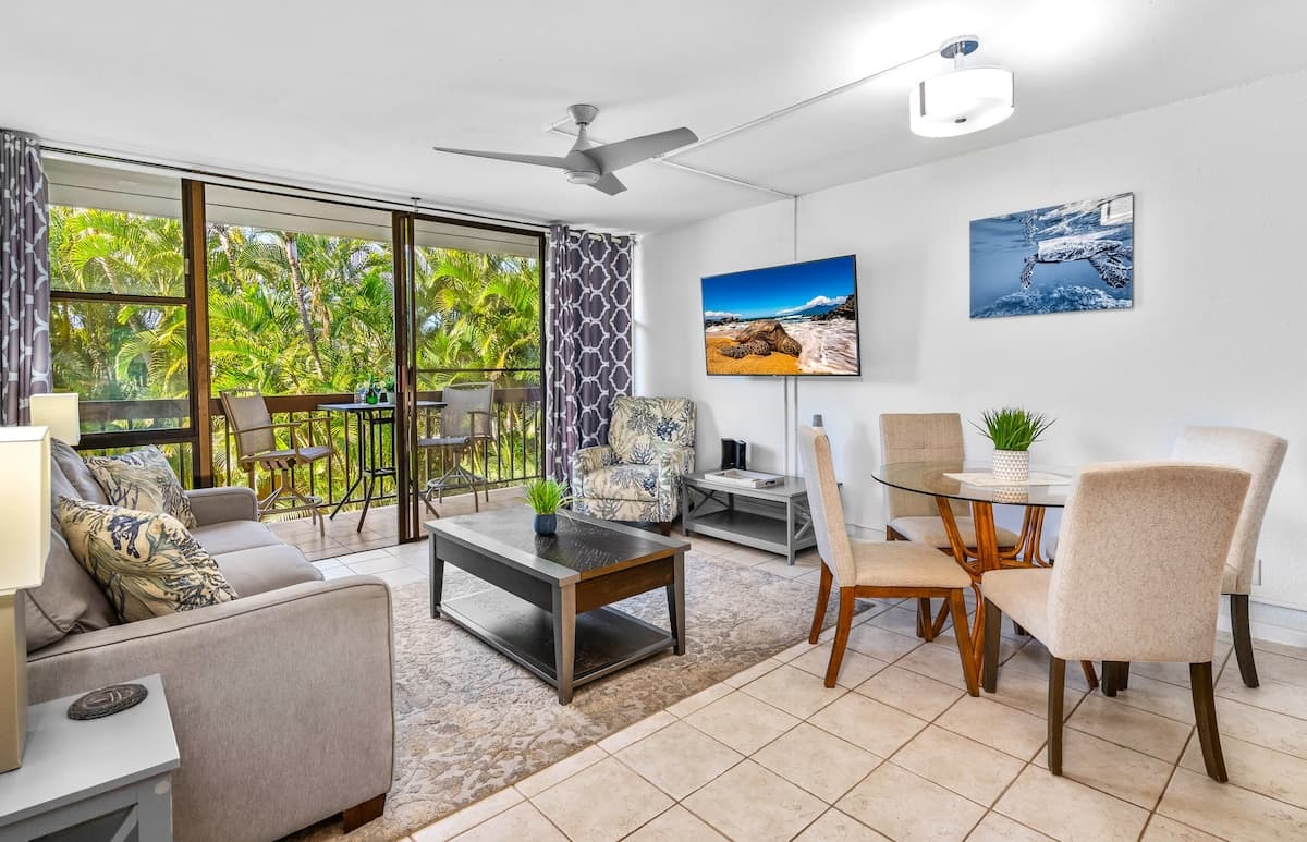Condo in Kihei · ★4.84 · 1 bedroom · 2 beds · 1 shared bath - Photo 5