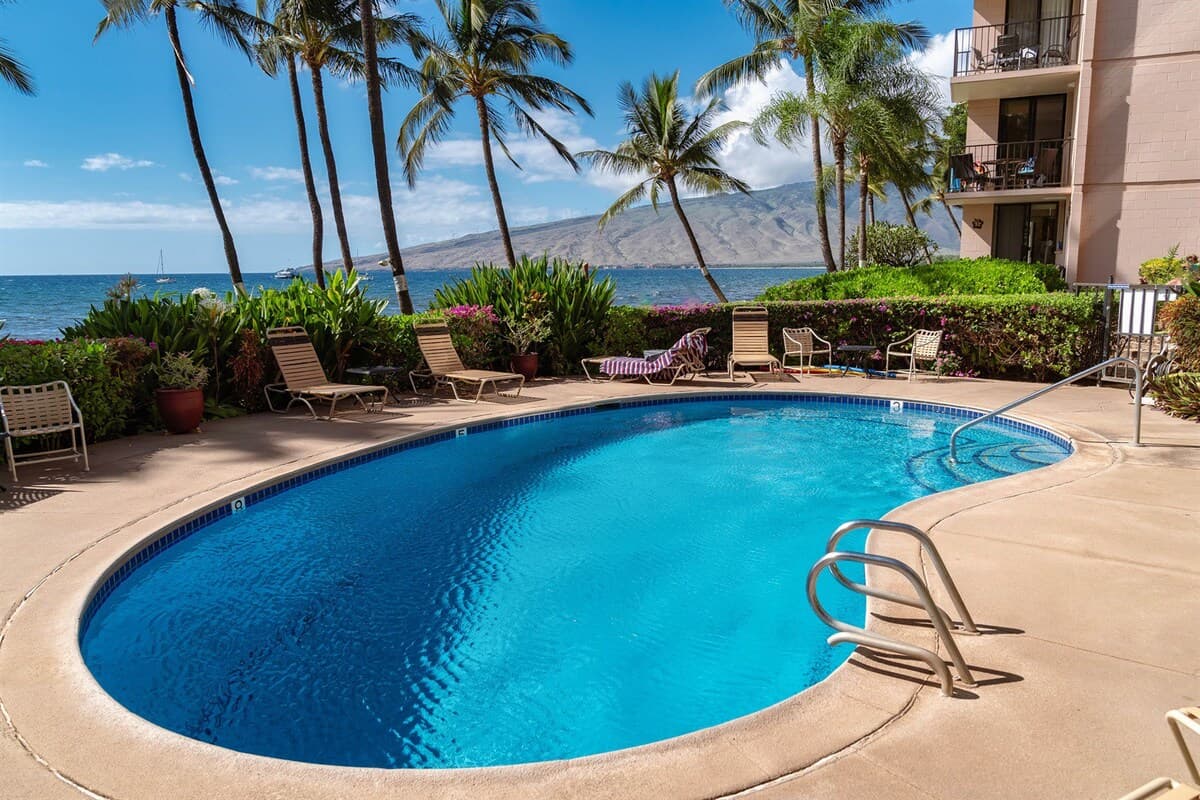 Condo in Kihei · ★4.75 · 1 bedroom · 2 beds · 1 bath - Photo 4