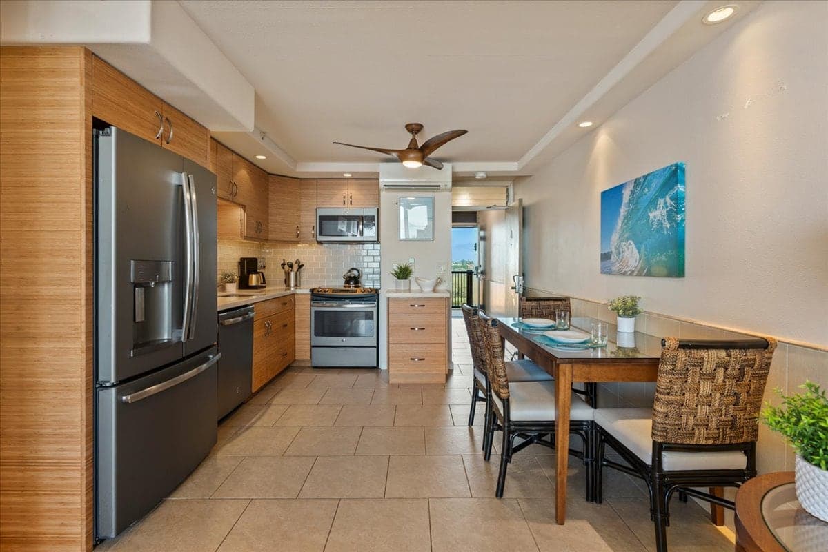 Condo in Kihei · ★4.83 · 2 bedrooms · 3 beds · 2 baths - Photo 5