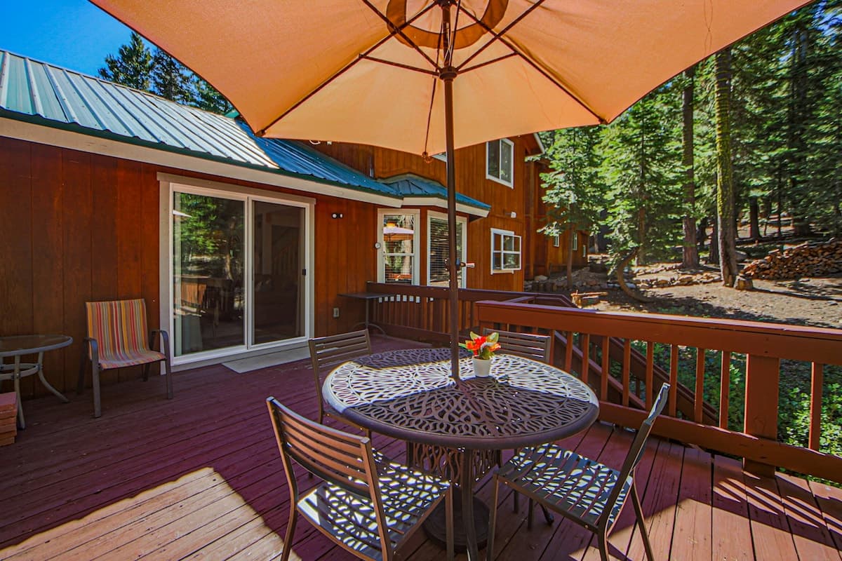 Peaceful Mountain Getaway Near Lake Tahoe - Photo 3