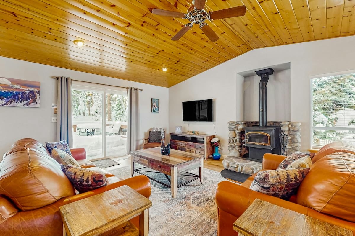 Peaceful Mountain Getaway Near Lake Tahoe - Photo 5