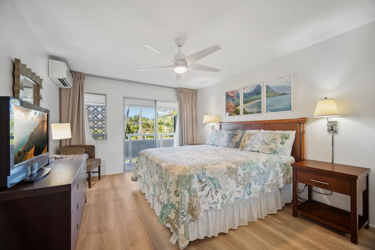Condo in Kapaa · ★4.8 · 1 bedroom · 2 beds · 1 shared bath - Photo 1