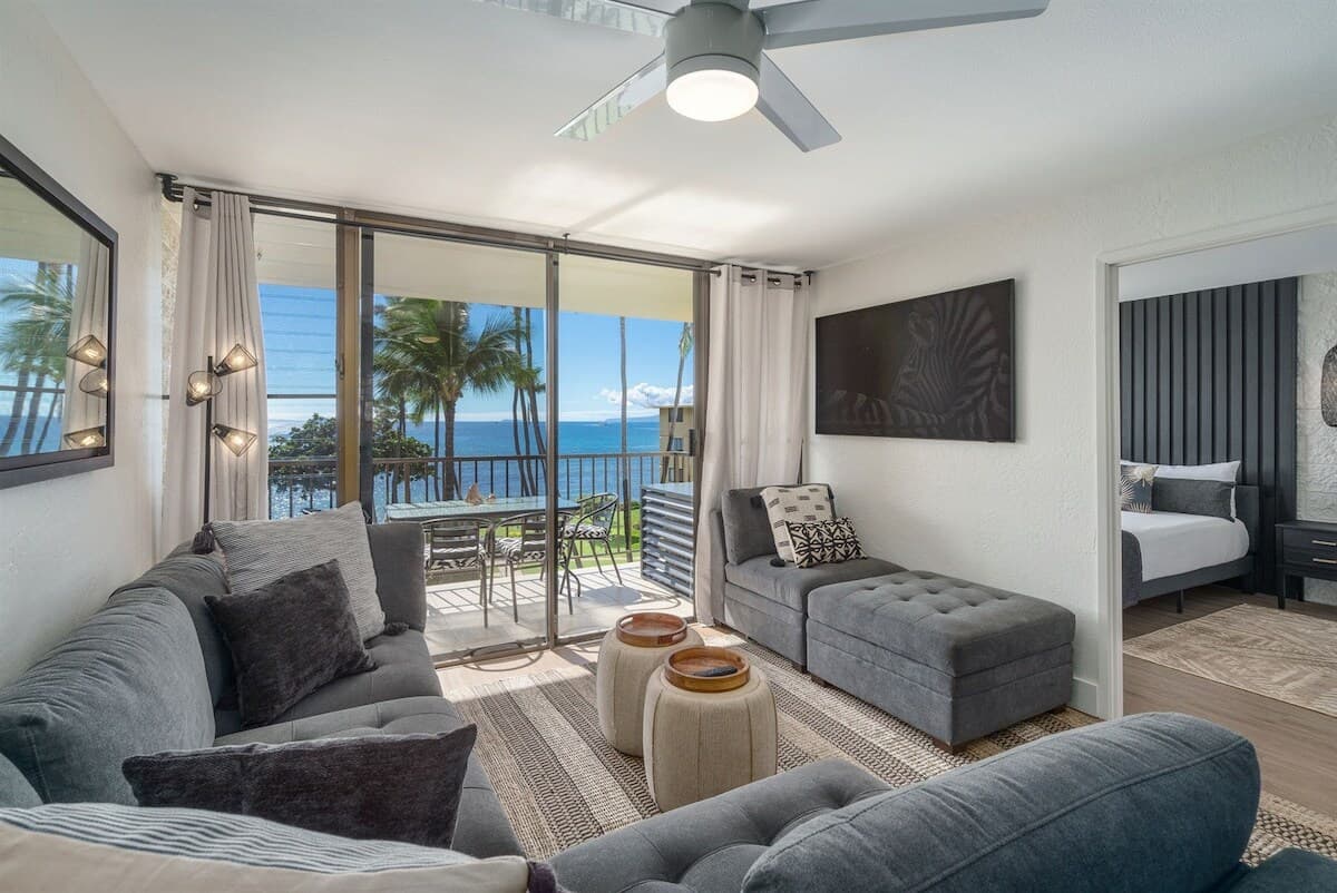 Condo in Wailuku · ★4.98 · 2 bedrooms · 4 beds · 2 baths - Photo 3