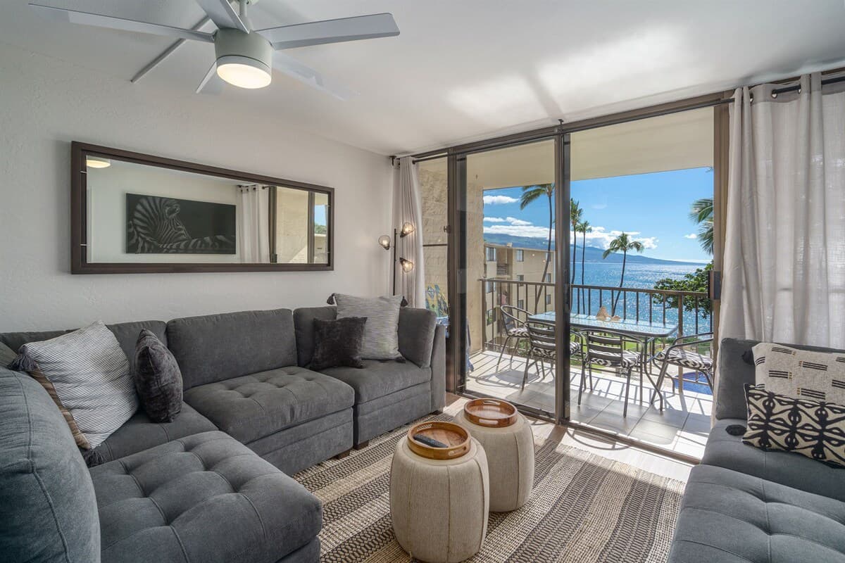 Condo in Wailuku · ★4.98 · 2 bedrooms · 4 beds · 2 baths - Photo 2
