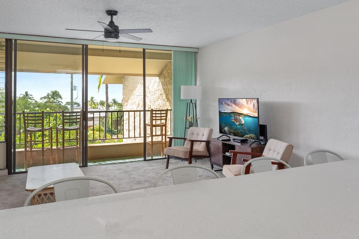 Condo in Kailua-Kona · ★4.78 · 1 bedroom · 2 beds · 1 bath - Photo 4