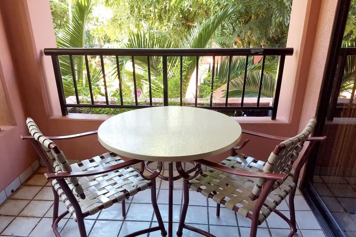 Studio w/ Balcony & Full Kitchen | Access to Pool - Photo 2