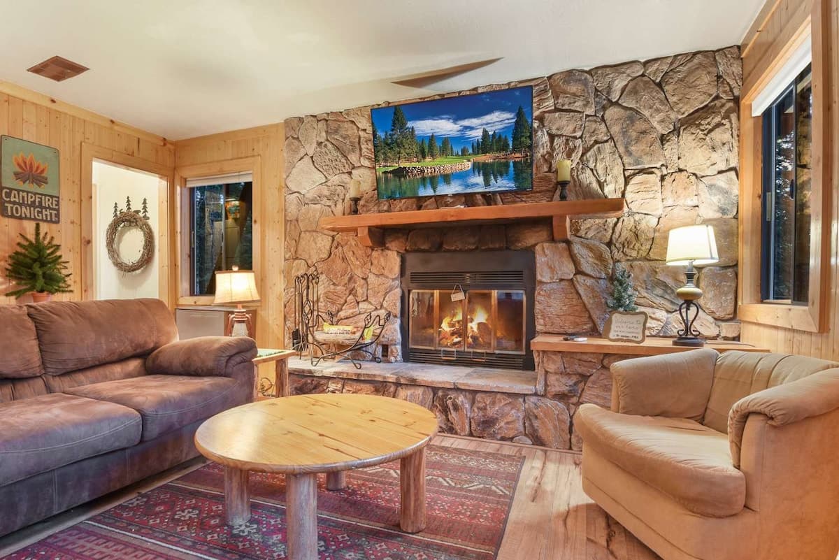 Cozy Forest Cabin Near Lake Tahoe & Skiing - Photo 5
