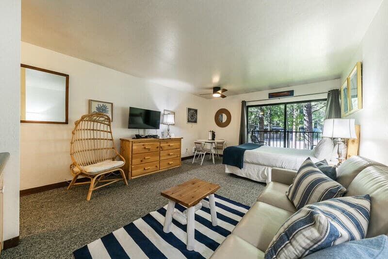 Modern Studio w/ Balcony at Donner Lake Village - Photo 5