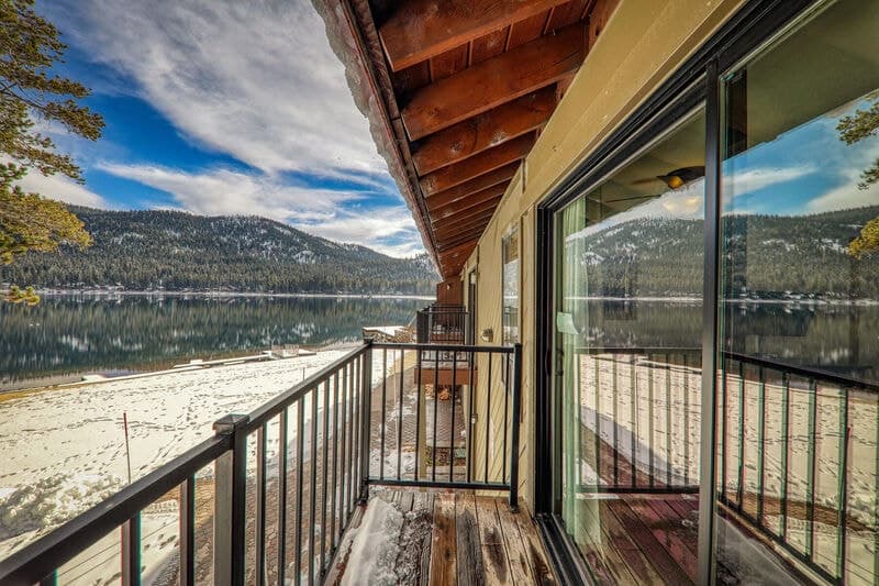 Cozy Lake View Studio w/ Balcony & Sauna Access - Photo 2
