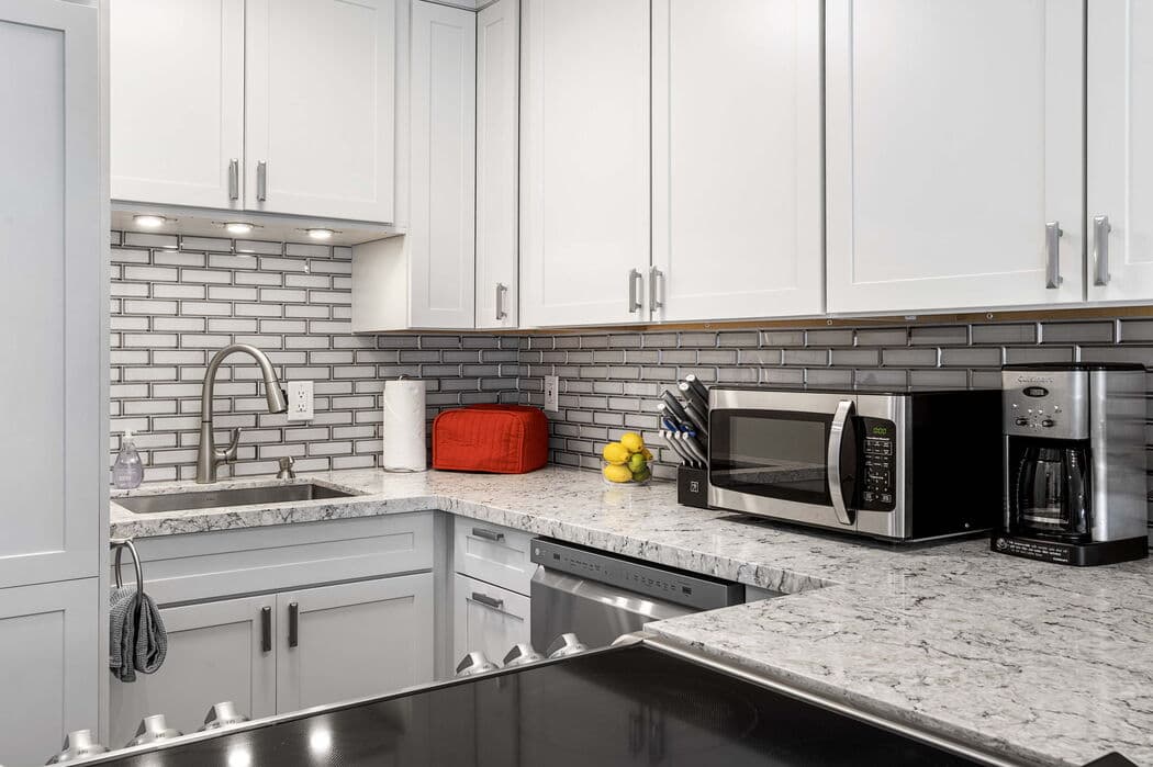 Condo in Kailua-Kona · ★4.83 · 1 bedroom · 1 bed · 1 bath - Photo 5