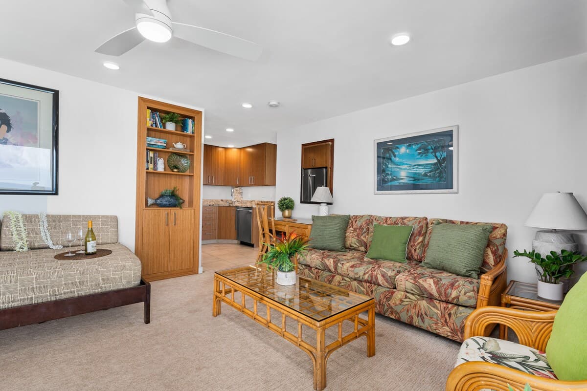 Condo in Lahaina · ★4.92 · 1 bedroom · 3 beds · 1 bath - Photo 1