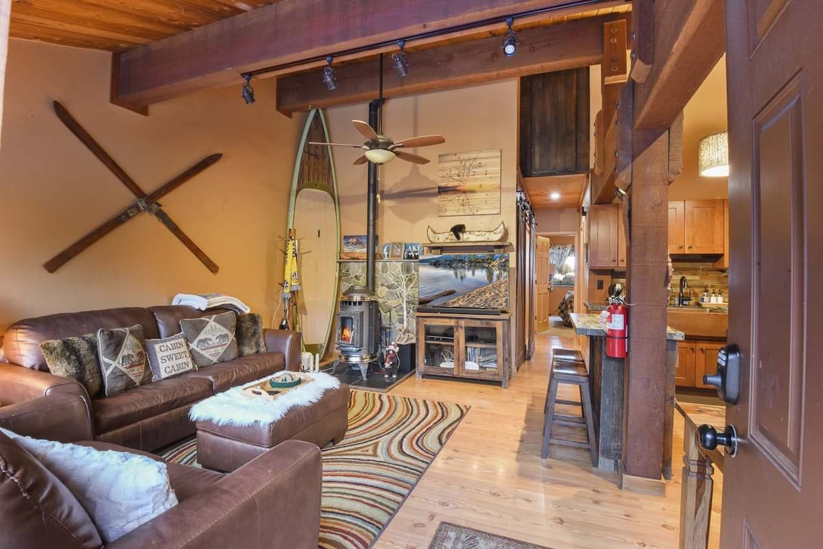 Riverfront Townhouse, 5 Min to Palisades - Photo 5