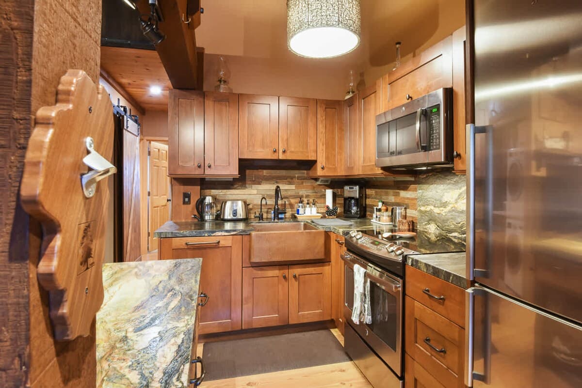 Riverfront Townhouse, 5 Min to Palisades - Photo 4