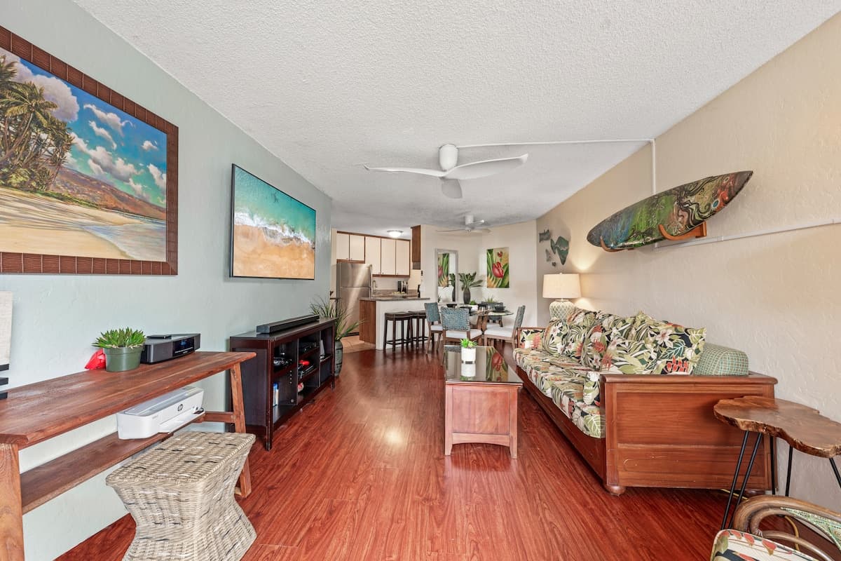 Condo in Kihei · ★4.73 · 1 bedroom · 2 beds · 1 private bath - Photo 5