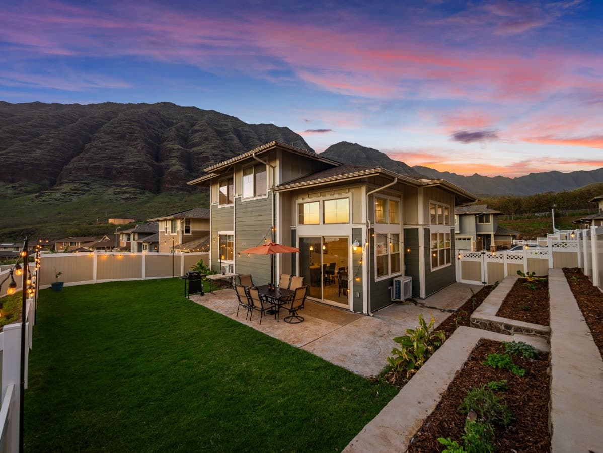 Home in Makaha Valley · ★4.98 · 3 bedrooms · 5 beds · 2.5 private baths - Photo 4