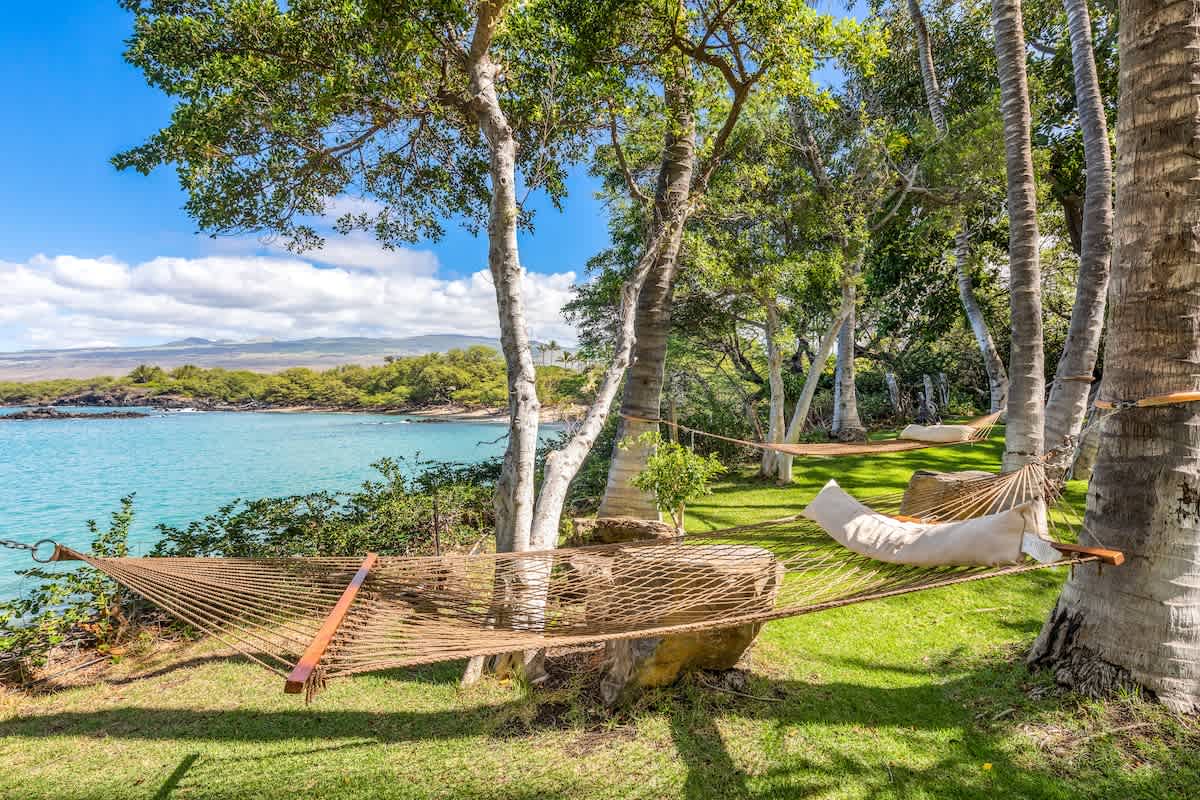 Home in Waimea · ★5.0 · 4 bedrooms · 5 beds · 4 baths - Photo 2
