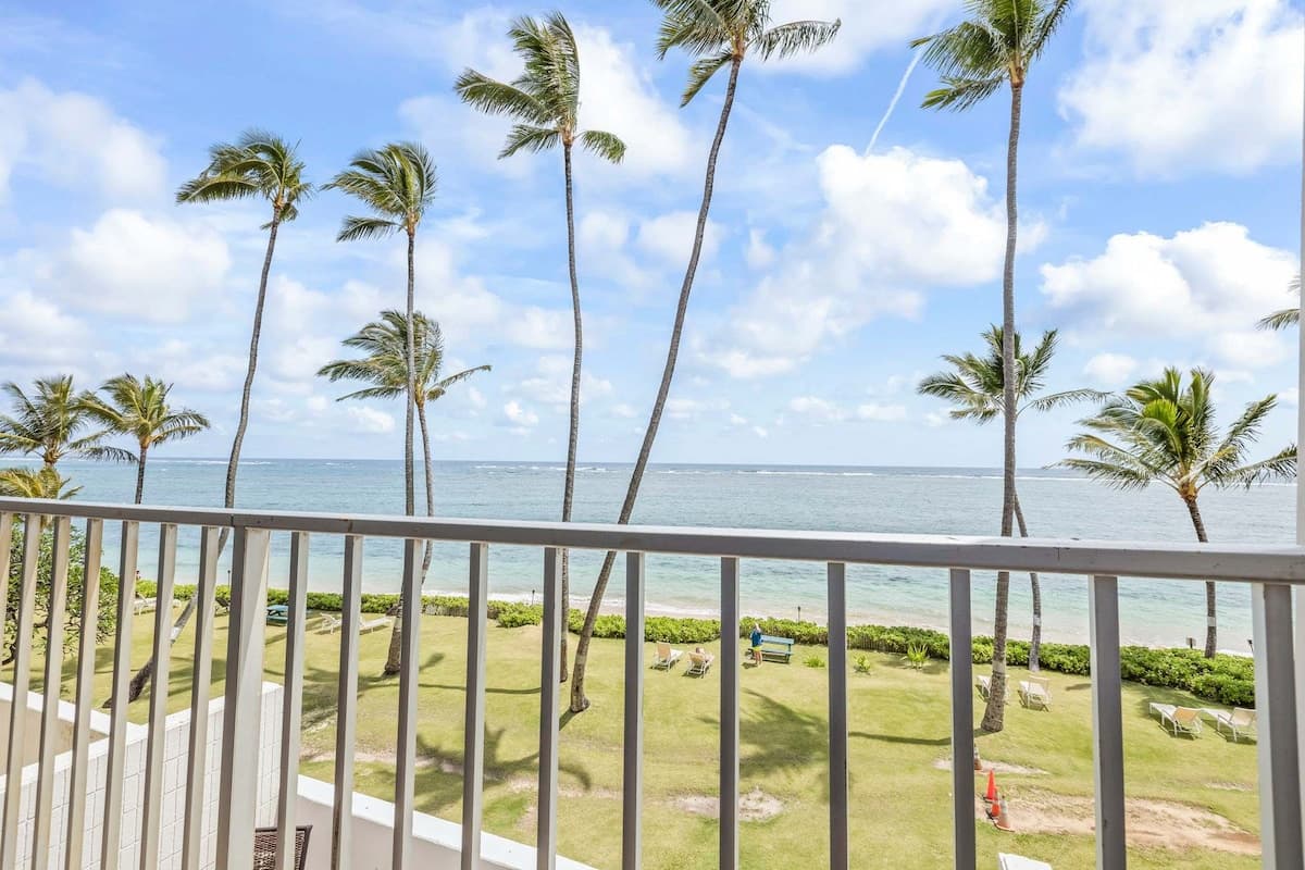Condo in Hauula · ★4.5 · 1 bedroom · 2 beds · 1 private bath - Photo 3