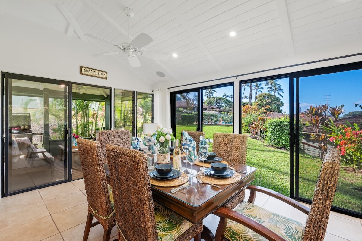 Condo in Lahaina · ★4.2 · 2 bedrooms · 3 beds · 2 baths - Photo 5