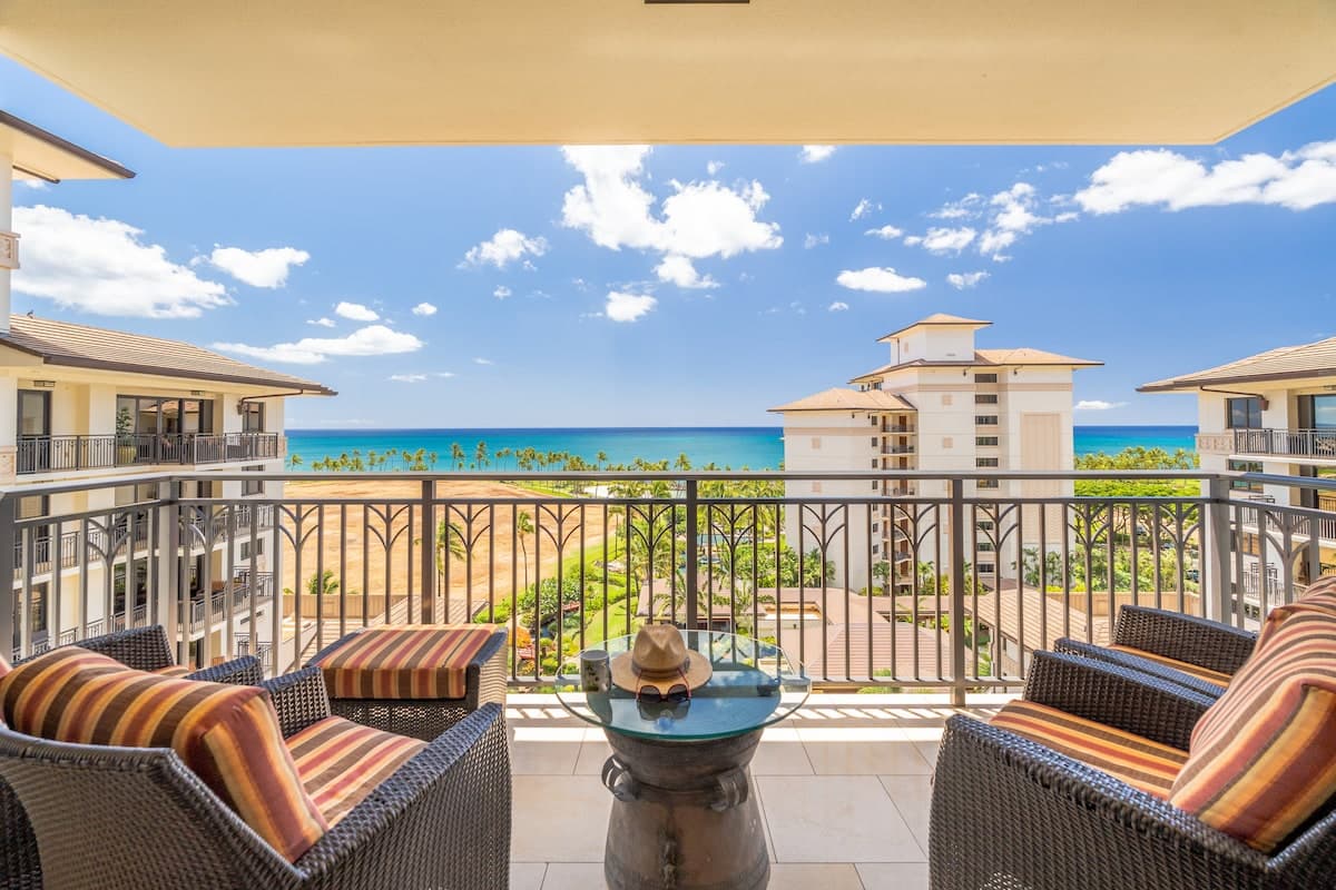 Condo in Kapolei · ★4.93 · 2 bedrooms · 3 beds · 2 shared baths - Photo 1