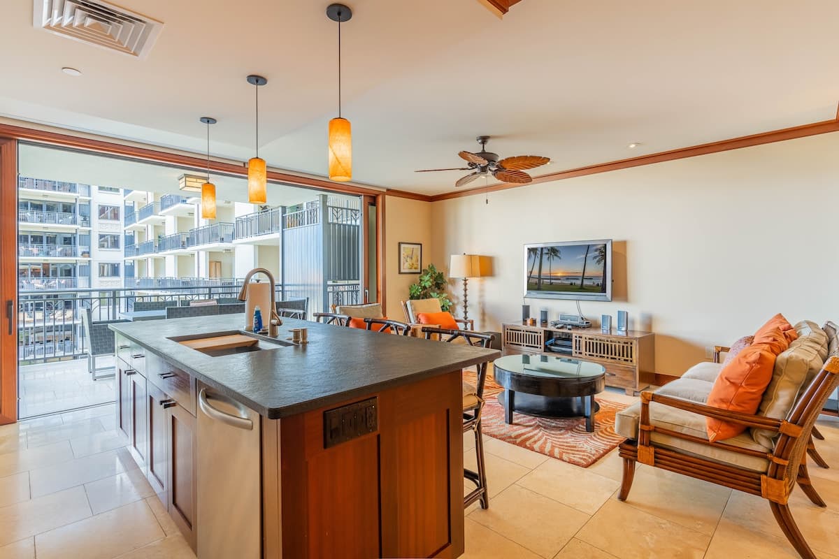 Condo in Kapolei · ★4.81 · 3 bedrooms · 4 beds · 3 shared baths - Photo 2