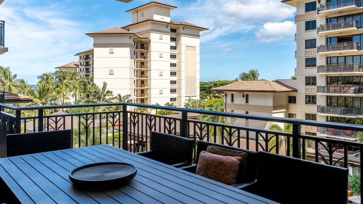 Condo in Kapolei · ★4.81 · 3 bedrooms · 4 beds · 3 shared baths - Photo 1