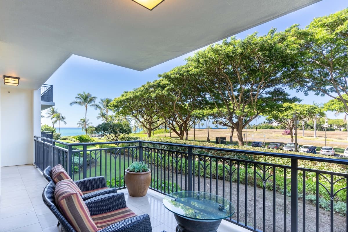 Condo in Kapolei · ★4.92 · 2 bedrooms · 3 beds · 2 shared baths - Photo 1